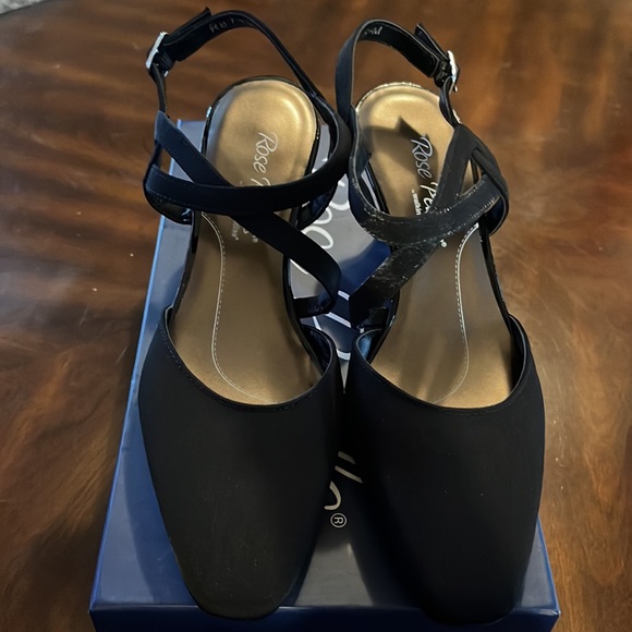 (#133) NWT ladies black heels by Rose Petals/Walking Cradles. Size 6 1/2 medium - Picture 3 of 11